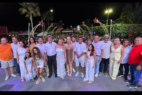 Multidão celebra os 106 anos de Porto Franco e chegada de 2026