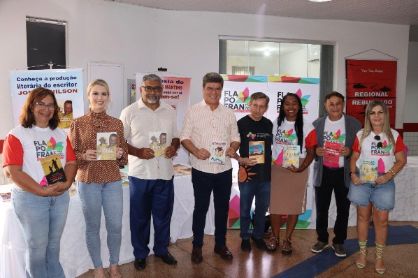 1ª Feira Literária de Porto Franco é marcada por lançamentos de livros e apresentações culturai...