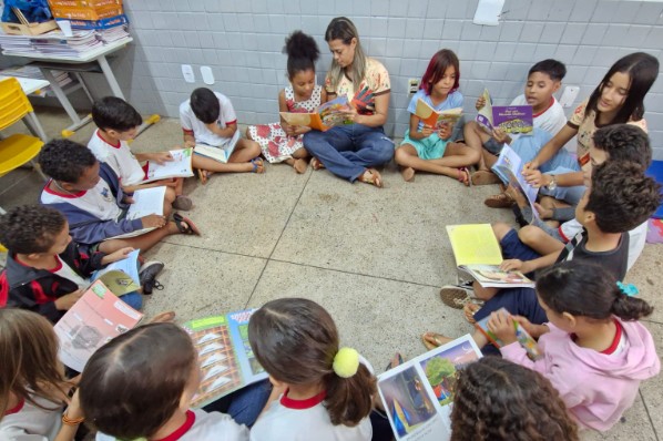 PORTO FRANCO: 1º lugar em Educação registra 85,33% de alunos alfabetizados e conquista selo our...