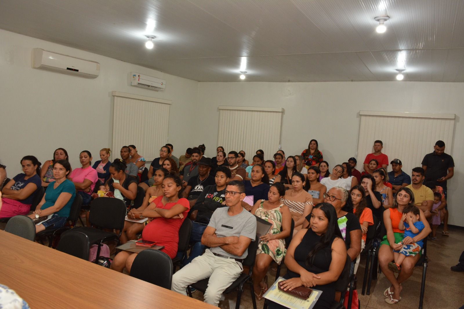 Ato de assinatura dos 50 primeiros contratos do Residencial Jardim Porto Franco I marca avanço...