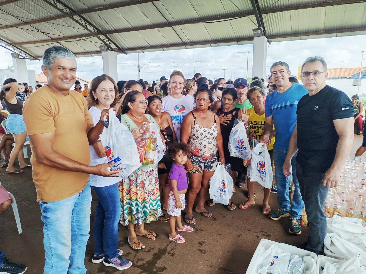 Peixe na Páscoa contempla centenas de famílias em Porto Franco