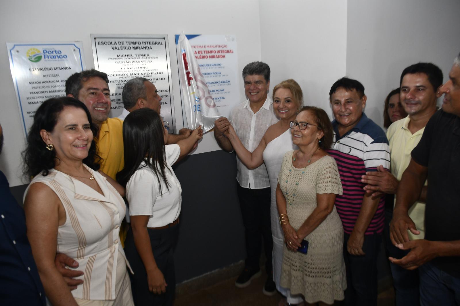 Prefeitura de Porto Franco entrega reforma e revitalização da Escola de Tempo Integral Valério...