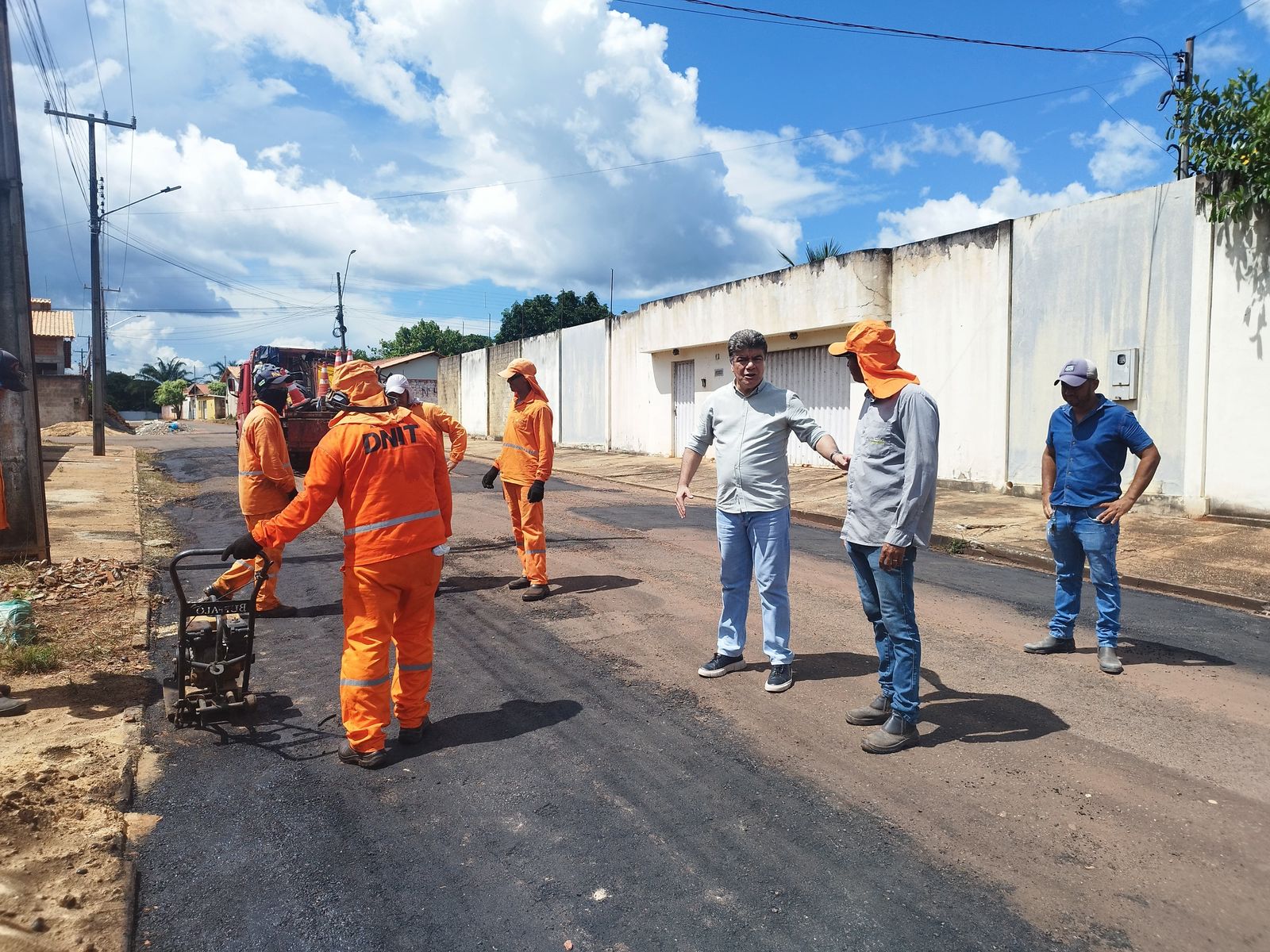 Obra de recuperação asfáltica tem início em Porto Franco após articulação do prefeito Deoclides...