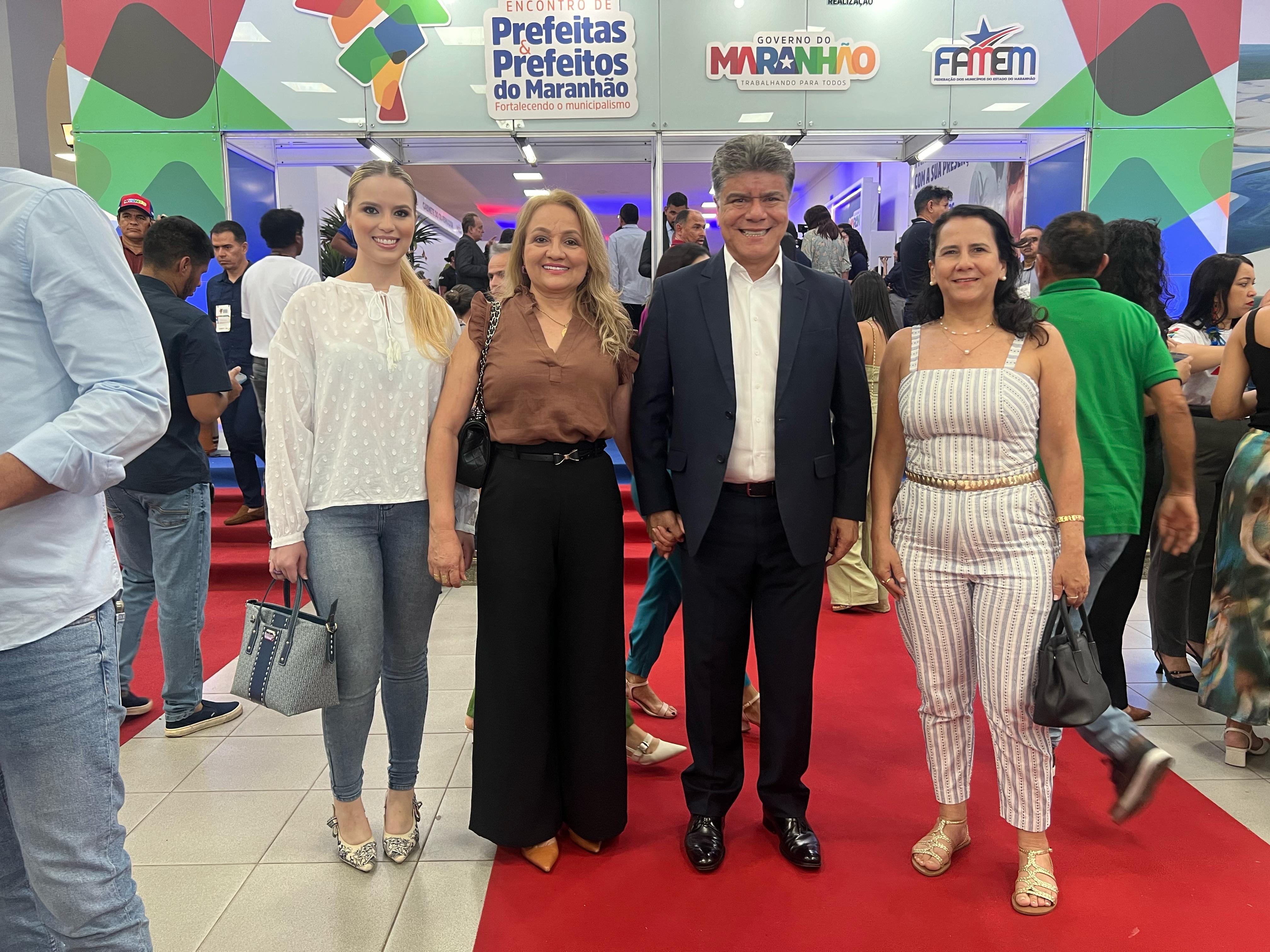 Prefeito Deoclides Macedo participa de Encontro de Prefeitas e Prefeitos em São Luís