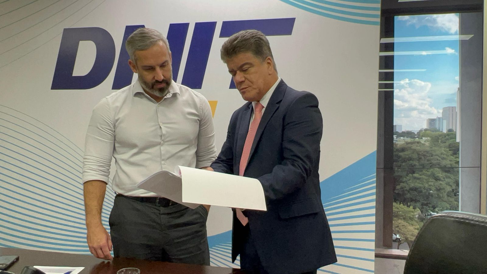 Deoclides Macedo cobra urgência do DNIT para recuperar infraestrutura de Porto Franco e BR-226