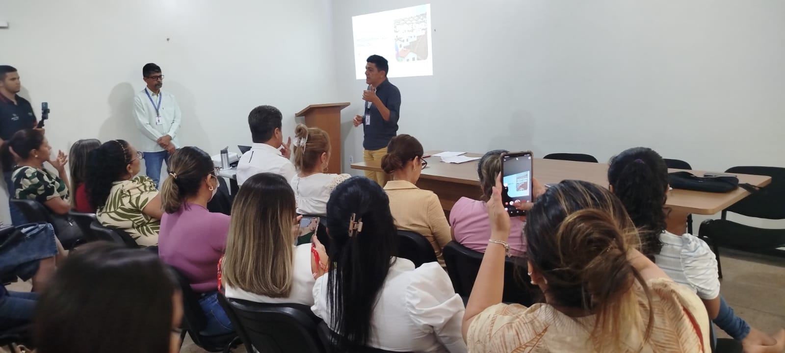 Reunião de alinhamento discute início das inscrições para o Programa Minha Casa, Minha Vida em...