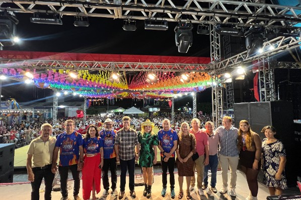 Fulô de Mandacaru abre primeiro dia do São João de Porto Franco