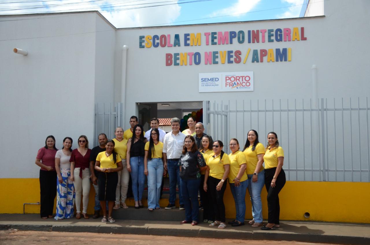 Prefeitura promove entrega da ampliação e readaptação da escola Francisco Nobrega