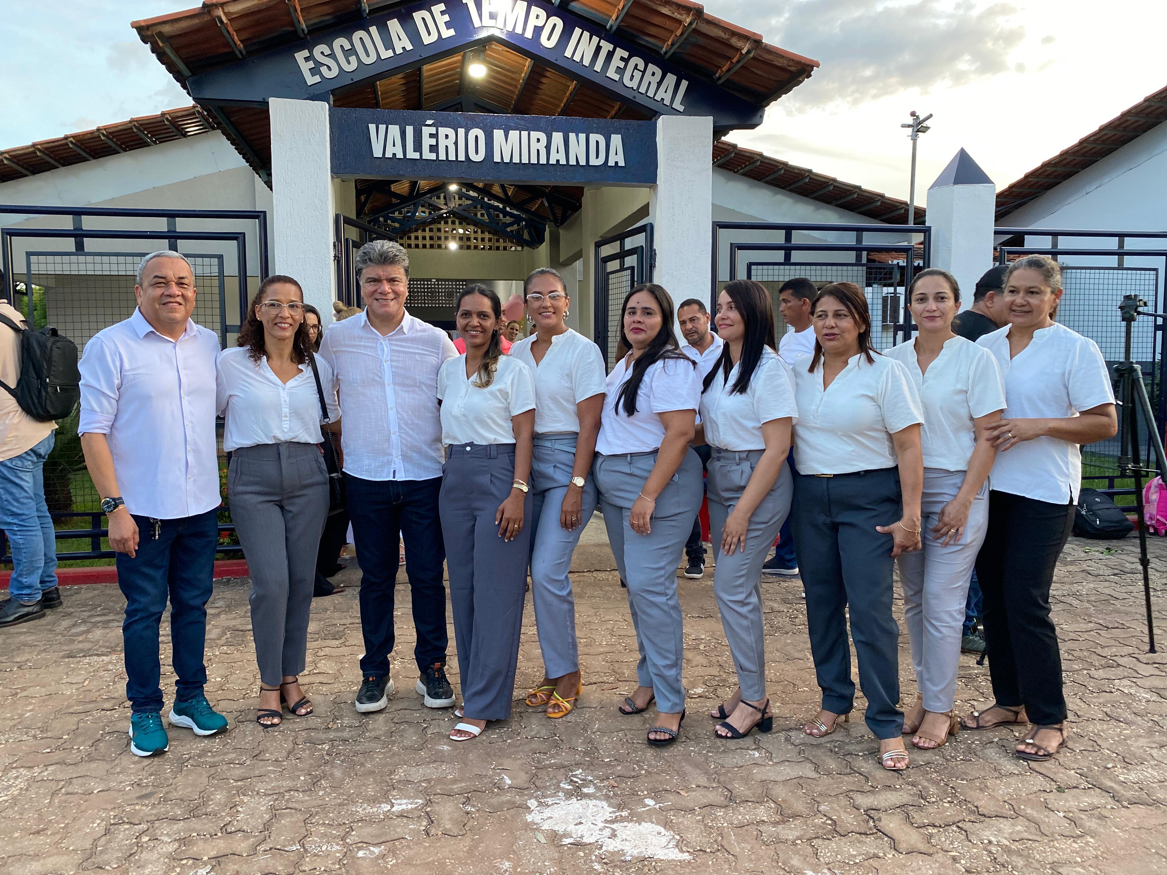 Prefeitura de Porto Franco entrega reforma e revitalização da Escola de Tempo Integral Valério...