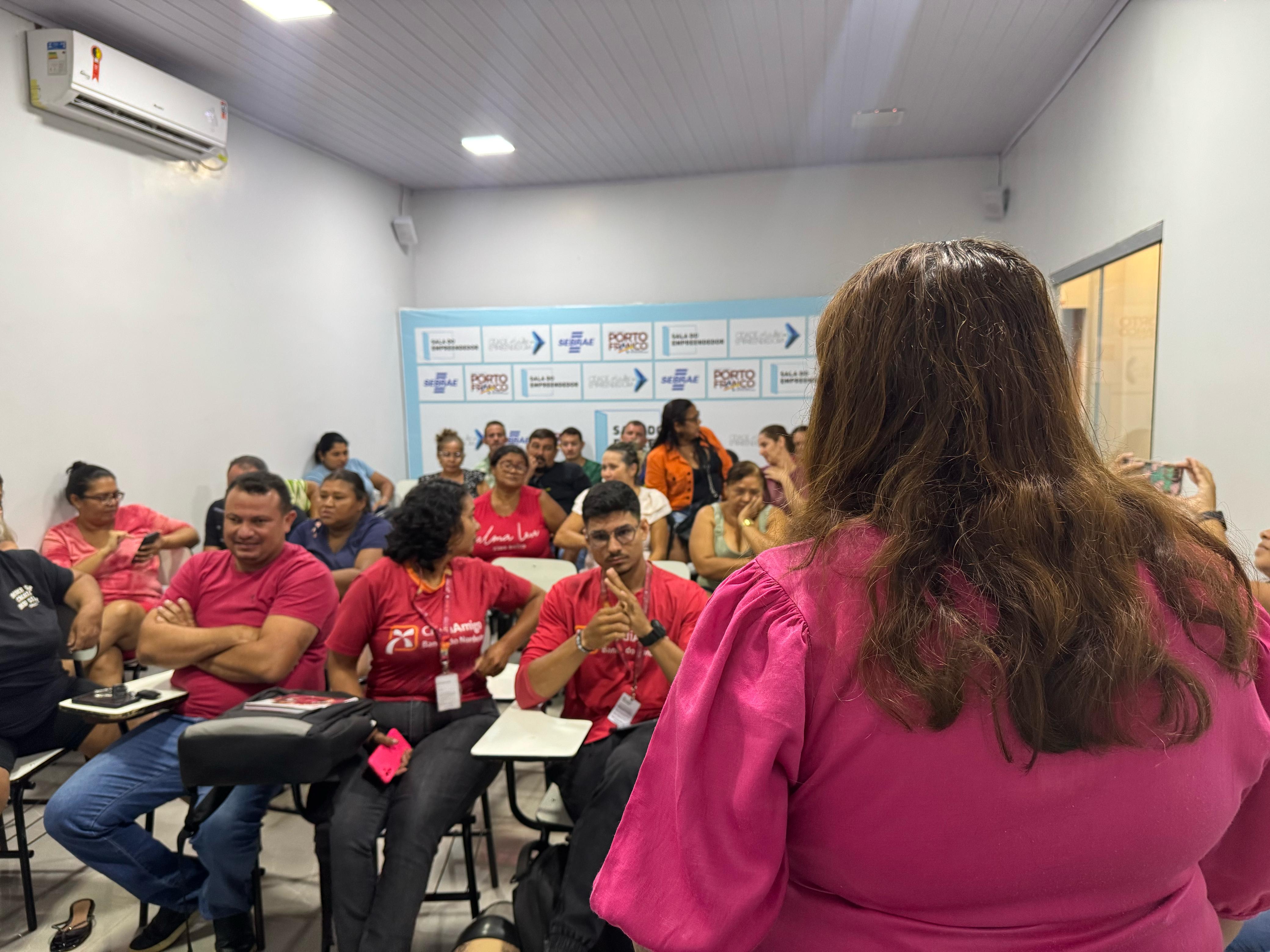 SEMCULT realiza reunião com barraqueiros e vendedores do Carnaval 2025