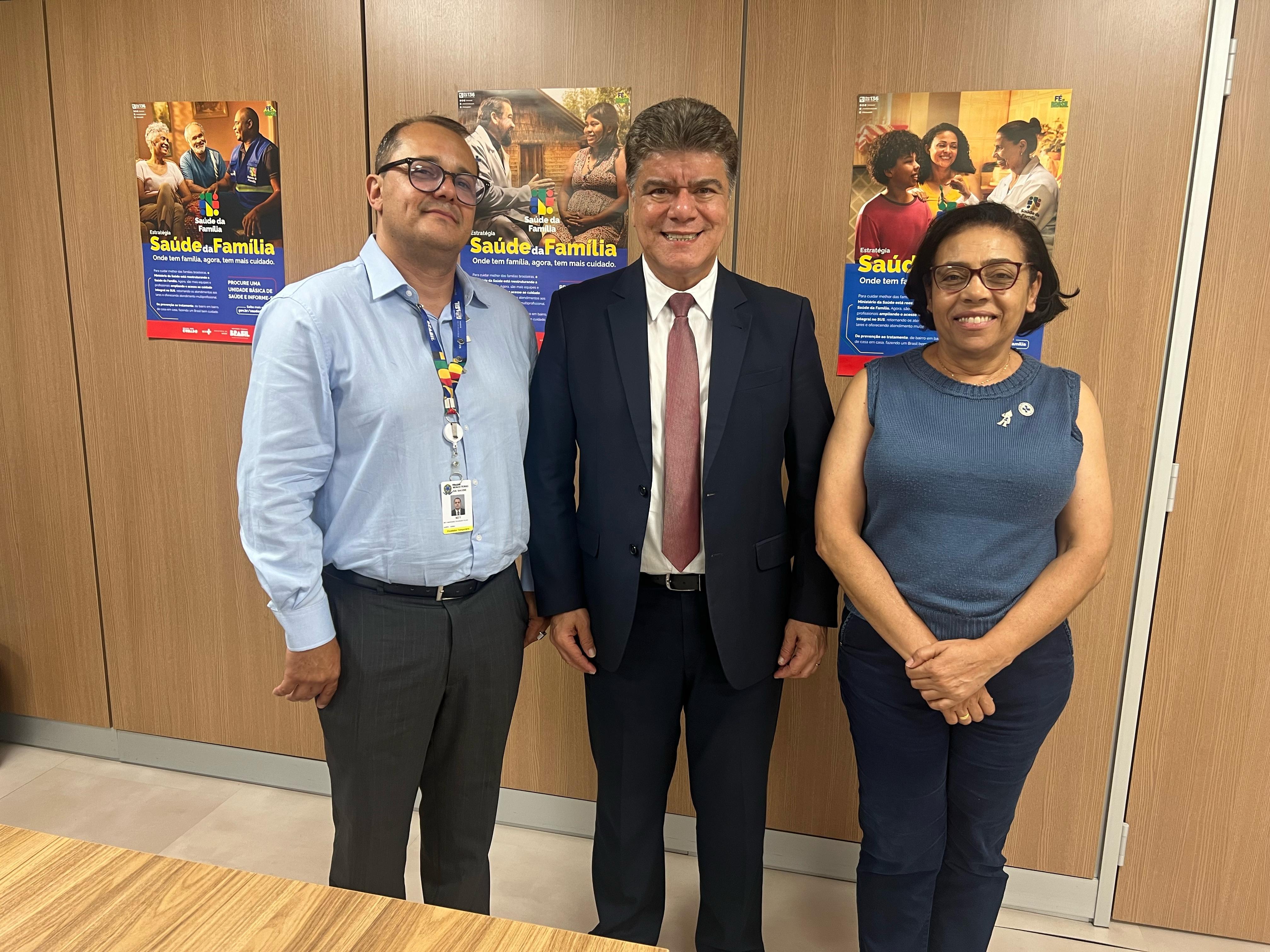 Prefeito Deoclides Macedo recebe equipe do Ministério da Saúde para ampliar atendimentos na saú...