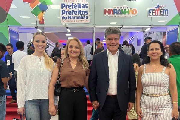 Prefeito Deoclides Macedo participa de Encontro de Prefeitas e Prefeitos em São Luís