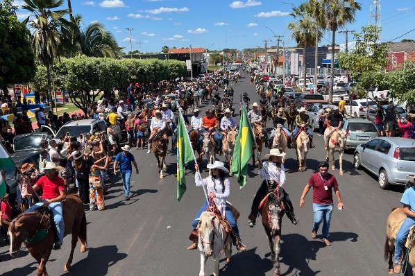 Cavalgada abre oficialmente a 28ª Expofran 2025 reunindo tradição, cultura e o fortalecimento d...